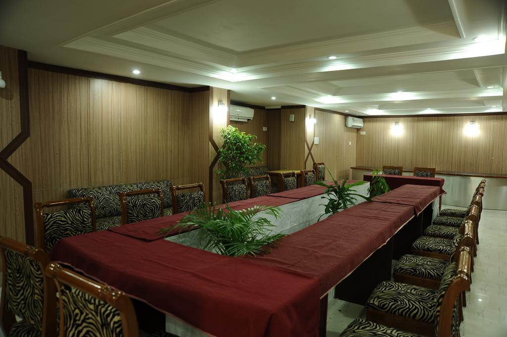Hotel Rialto Guwahati Zewnętrze zdjęcie